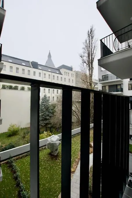 Standard Apartment By Hi5-Horvath Mihaly Square Budapest