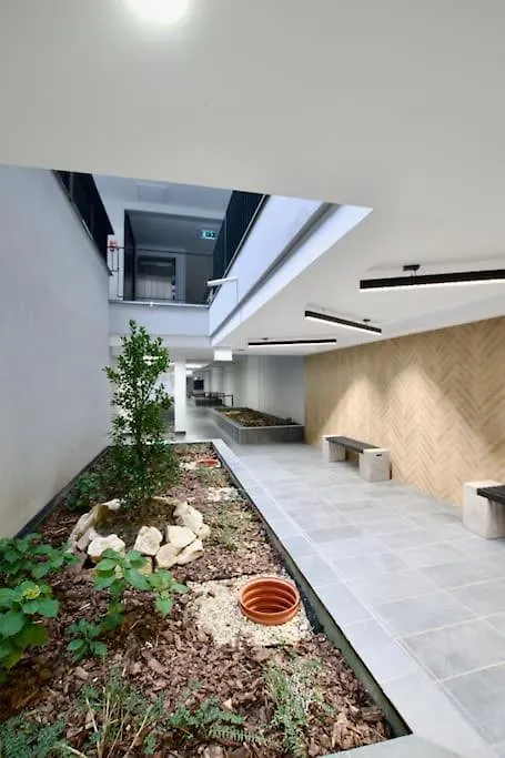 Standard Apartment By Hi5-Horvath Mihaly Square Budapest