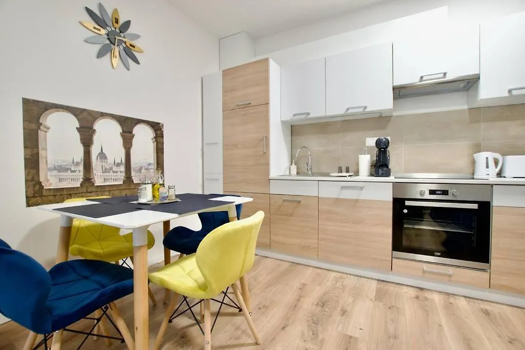 Standard Apartment By Hi5-Horvath Mihaly Square Budapest