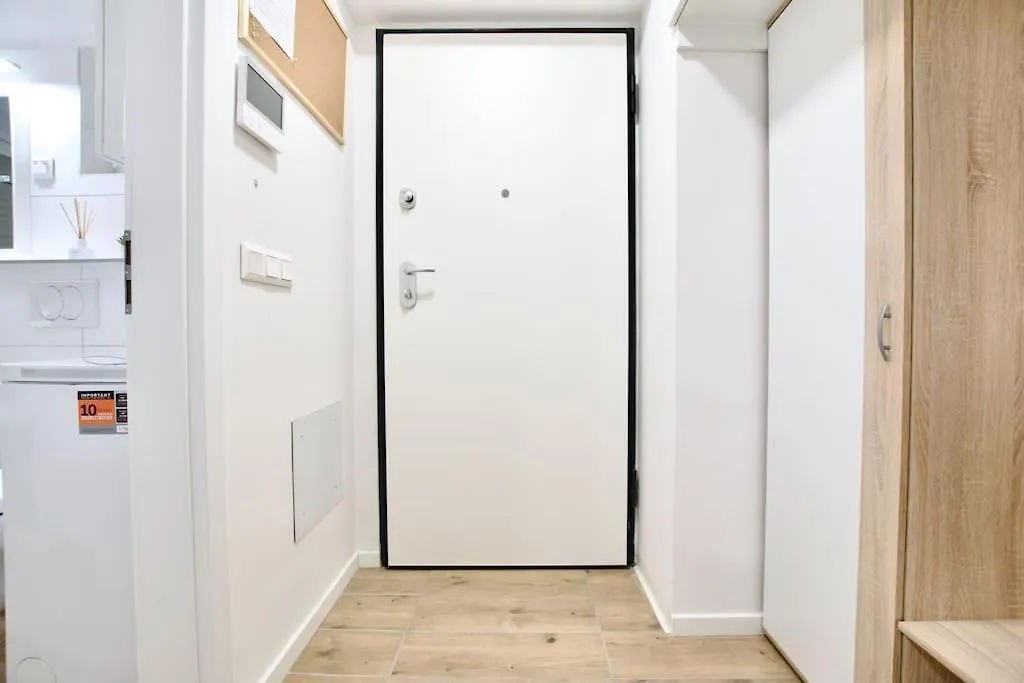 Standard Apartment By Hi5-Horvath Mihaly Square Budapest 0*,