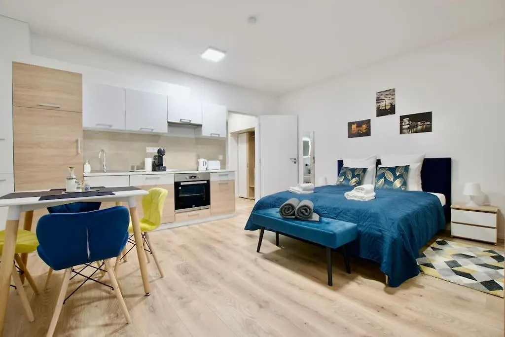 Standard Apartment By Hi5-Horvath Mihaly Square Budapest